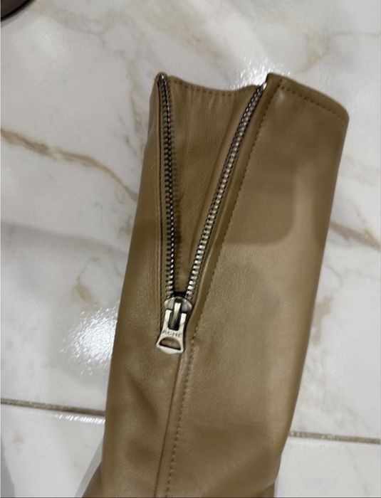 Продам кожанную куртку Acne