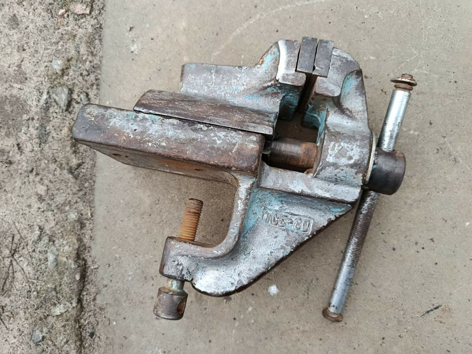 Тиски слесарные Ласточкин хвост лещата