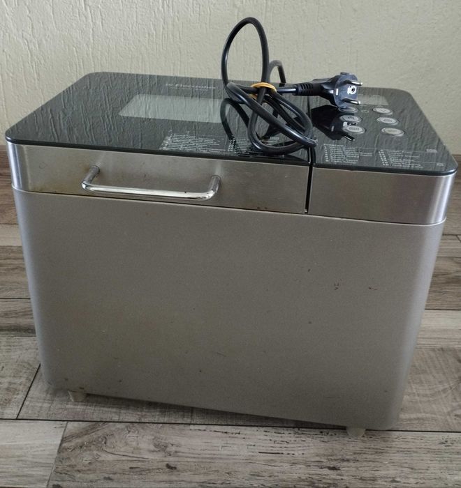 Хлібопічка Electrolux EBM8000