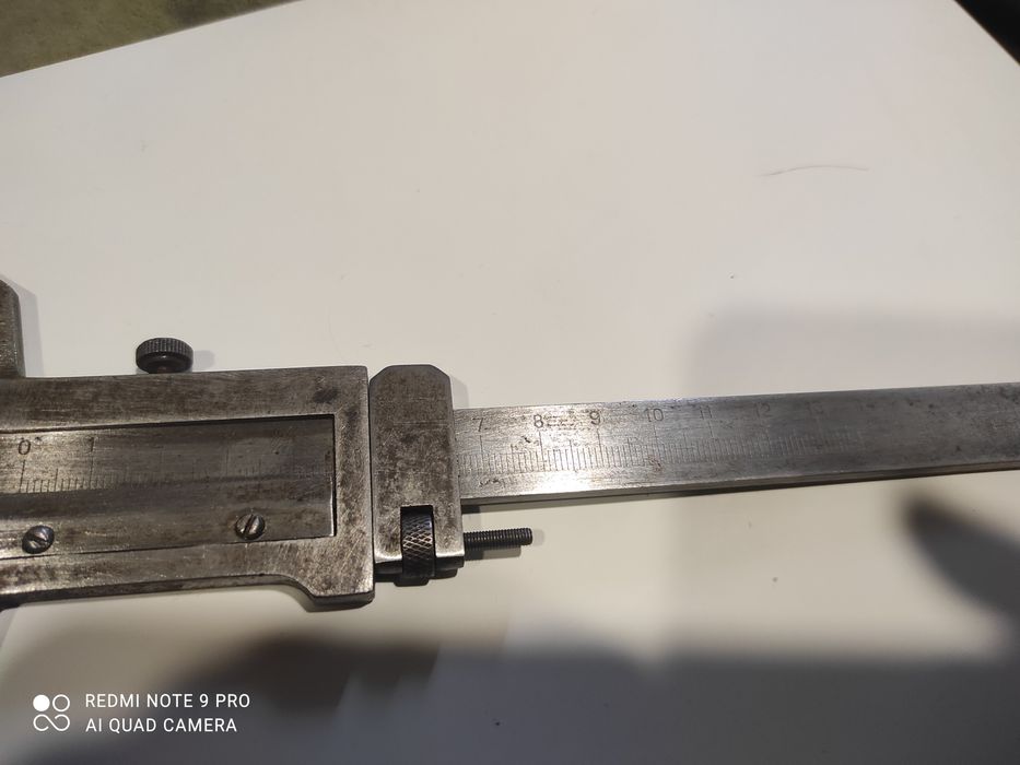 Штангель циркуль, вимірювальний пристрій