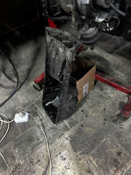 Піддон двигуна Mercedes T1 207-410 OM602