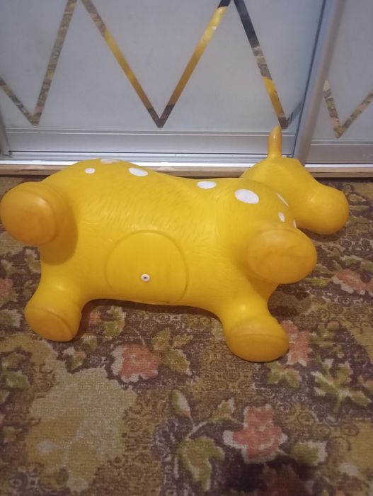 Іграшка пригалка коник б/у