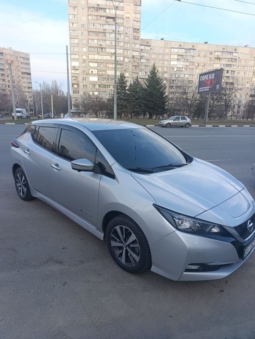 Продам Nissan leaf 2020