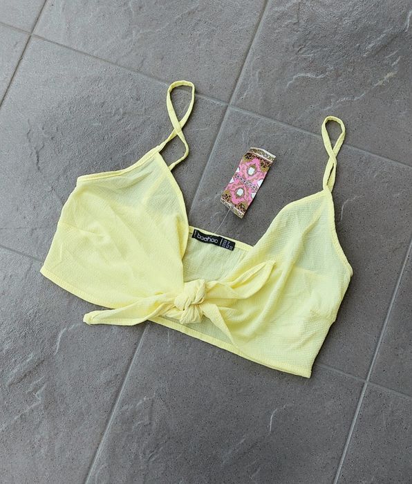 Crop top na ramiączkach wiązany L 40 Boohoo