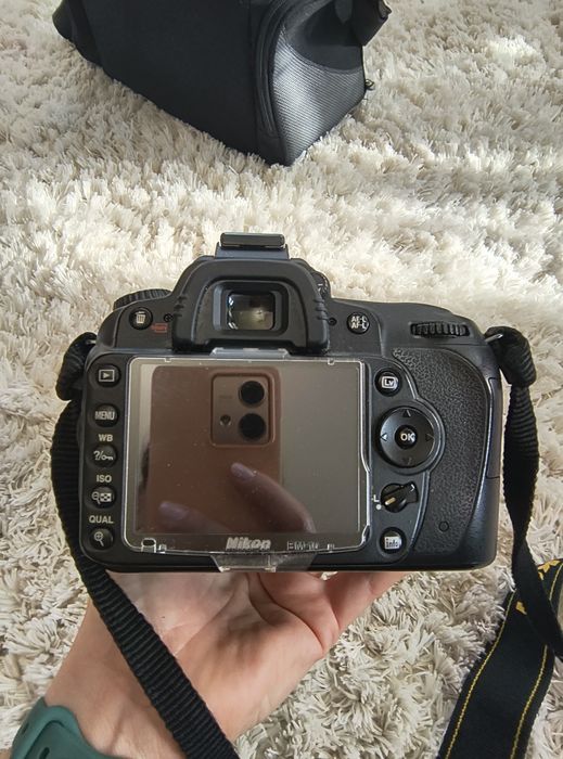 Nikon D90 z obiektywem 18-200 Zestaw z etui