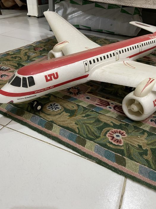Avião RC Novo ,em Foam numca posto a voar