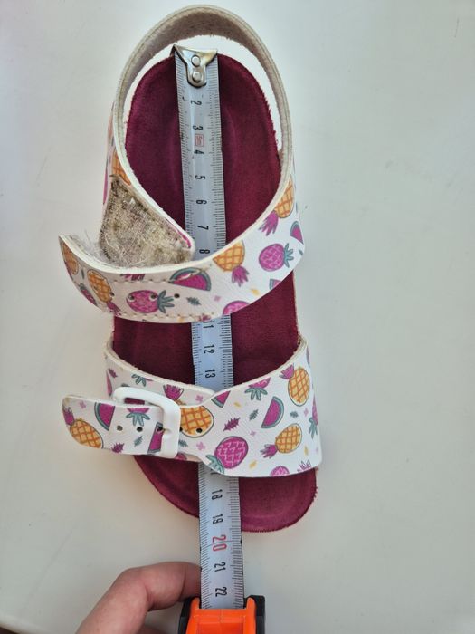 Босоніжки для дівчинки