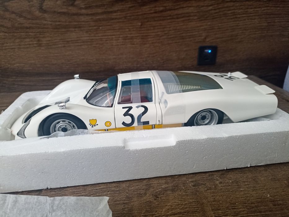 Porsche 906 LH 24le mans - minichamps 1/18