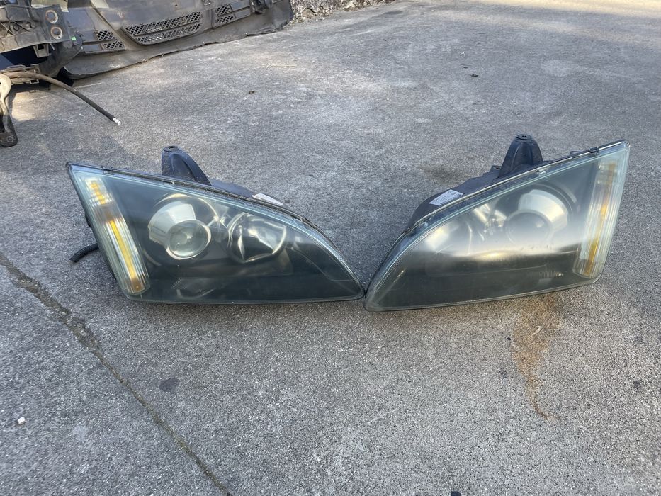 Faróis Xenon Ford Focus MK2