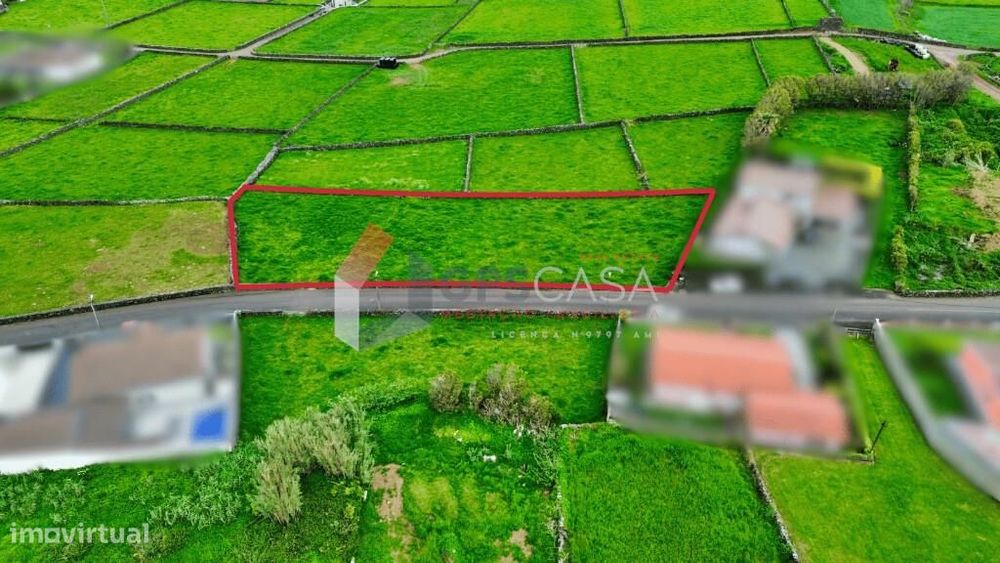 Terreno com possibilidade de loteamento – Vila das Lajes