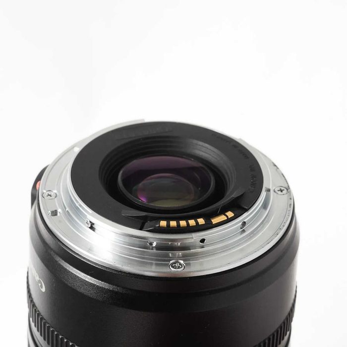 Об’єктив Canon EF 28–105mm f/3.5–4.5 II USM