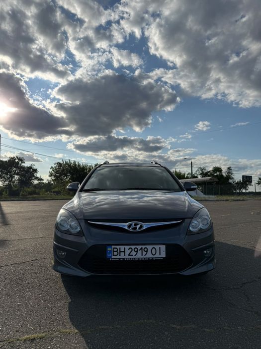 Продам автомобіль Hyundai i30CW