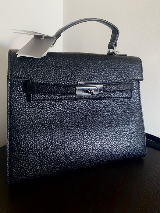 Чорна жіноча сумка з еко-шкіри