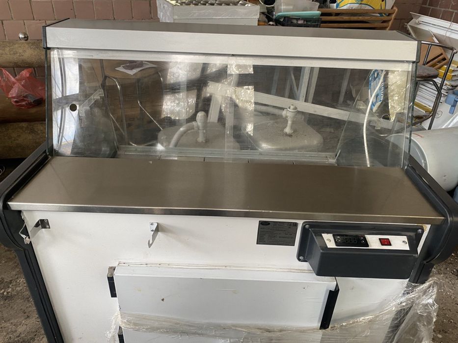 Холодильна вітрина