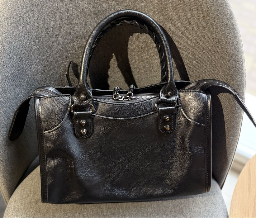 Сумка Balenciaga Le City Medium Bag in Black