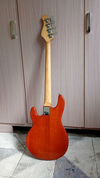 Gitara basowa Spark