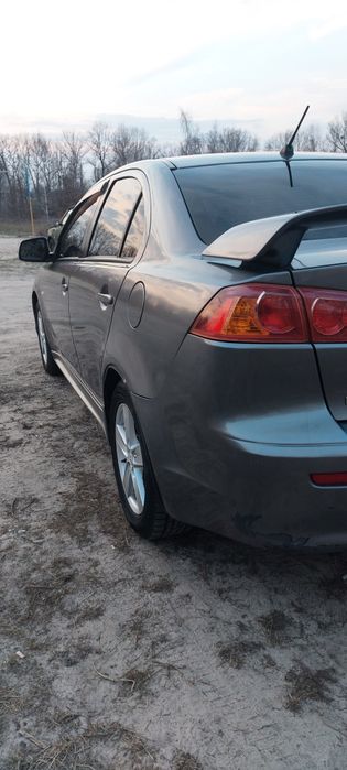 Продаж Мітсубісі лансер 10