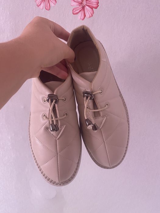 Жіноче взуття 38 розмір