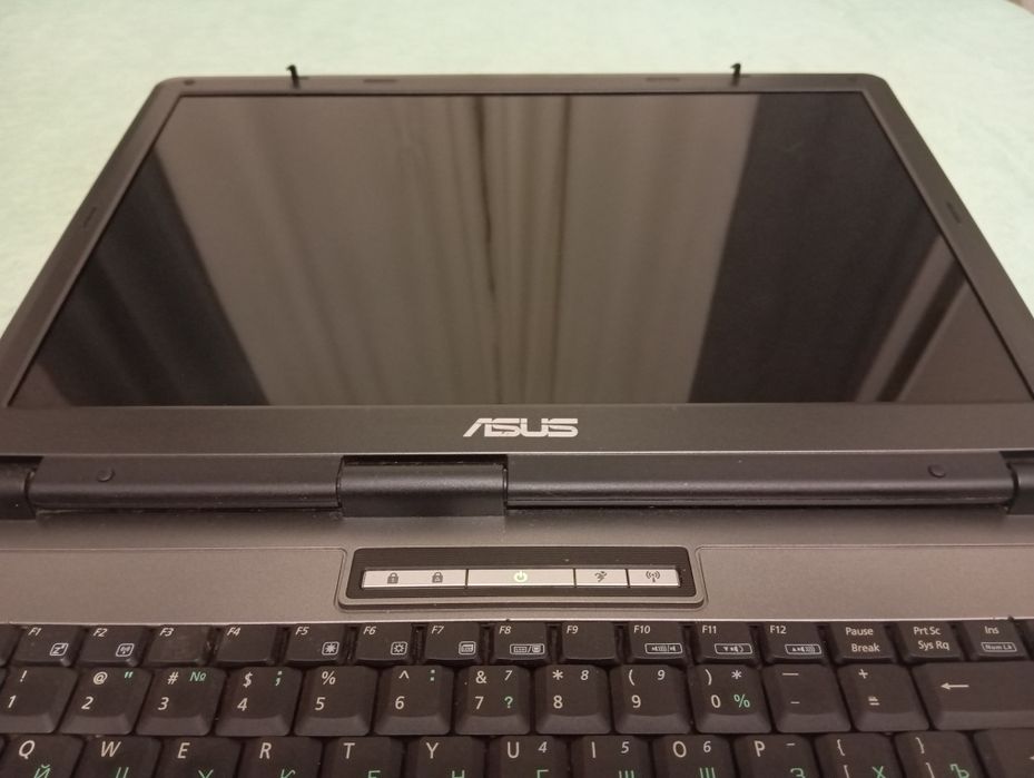 Ноутбук  ASUS X51 R