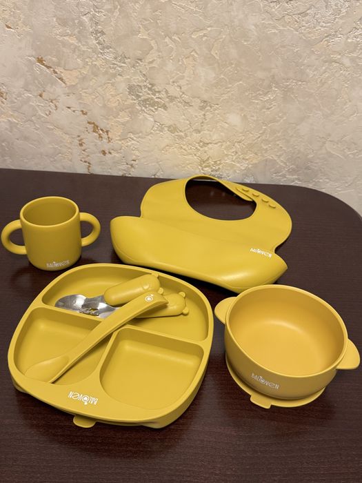 Дитячий посуд для годування