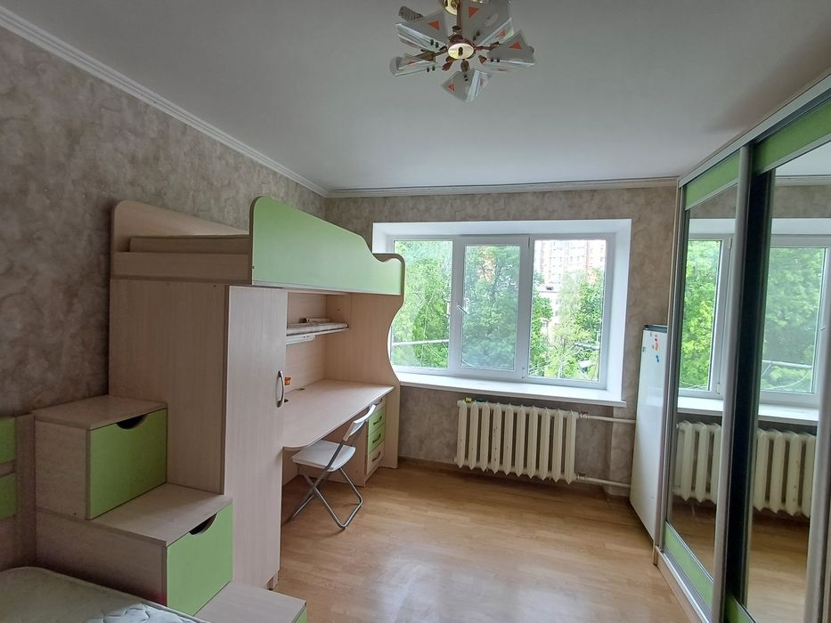 Продам кімнату в гуртожитку  на Антонова