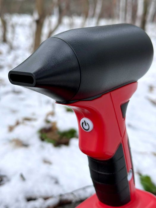 Poręczna Dmuchawa Dla Baterii MILWAUKEE - Film Prezentujący Działanie