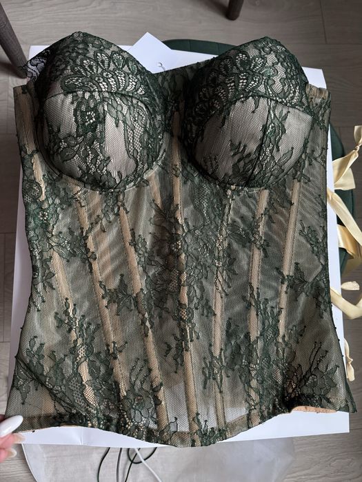 Продам новий корсет !! Розмір С — чашка 75Д