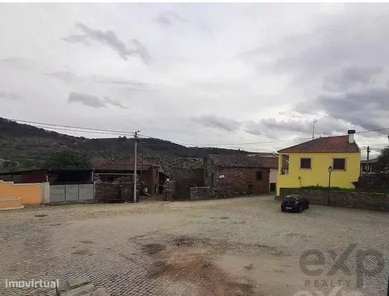 Casa de pedra em São Salvador, Mirandela