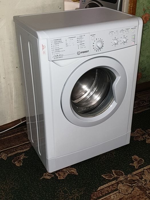 Продам стиральную машинку Индезит на 5