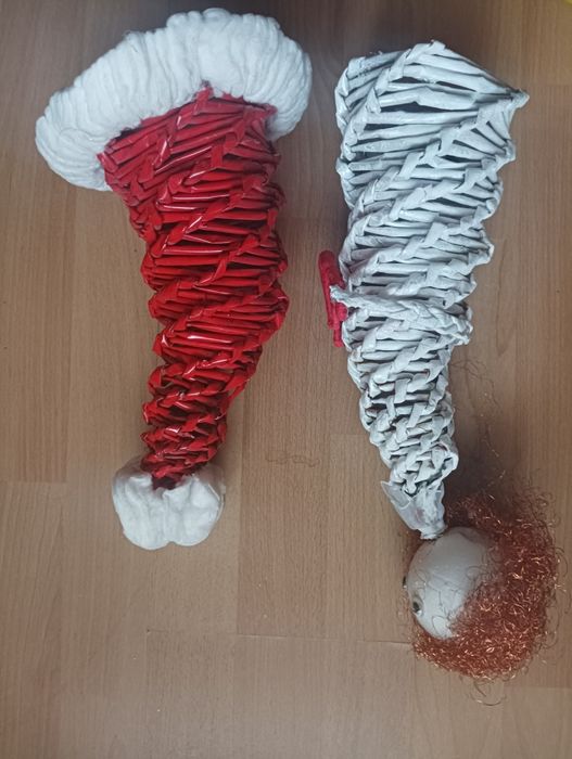 Lalka papierowa i czapka