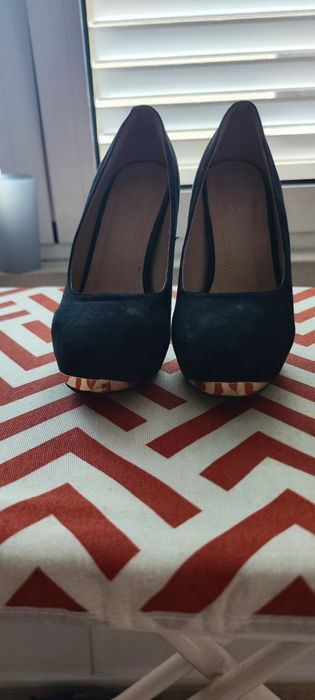 Sapato preto camurça