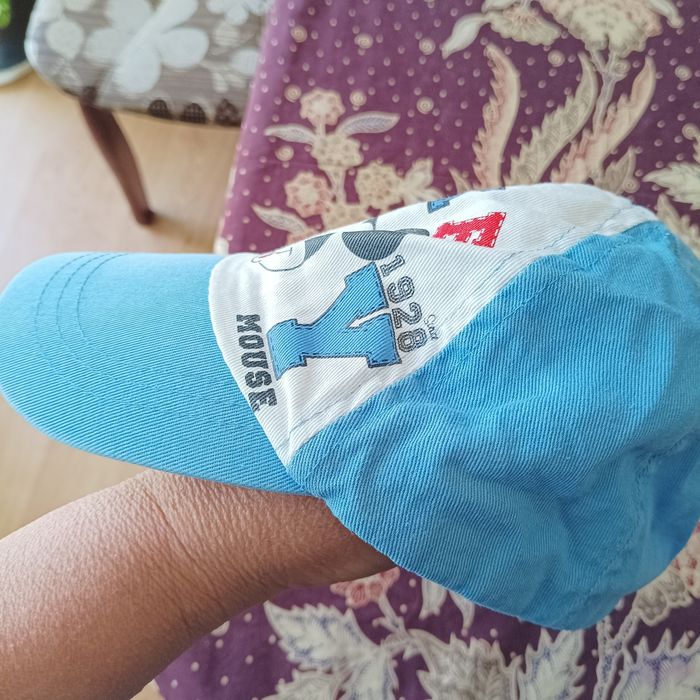 20?. Czapka z daszkiem dla chłopca rozmiar 52