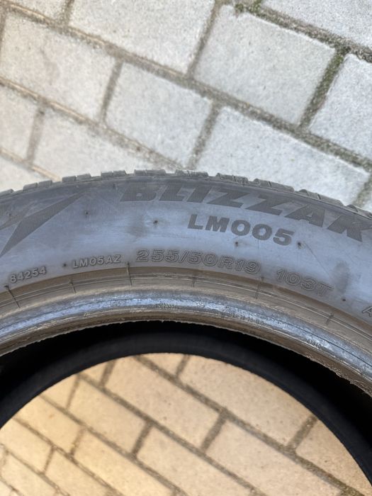 Резина Bridgestone  255/50/19
