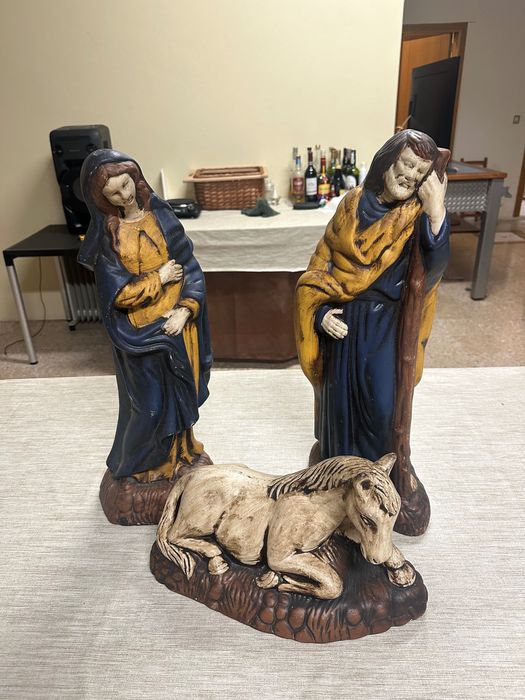 Figuras grandes em louça