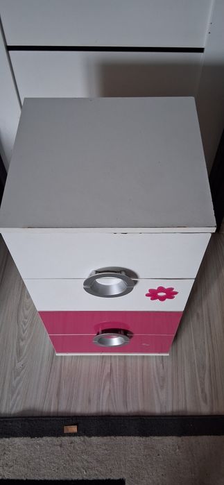 Szafka dziecięca z szufladami