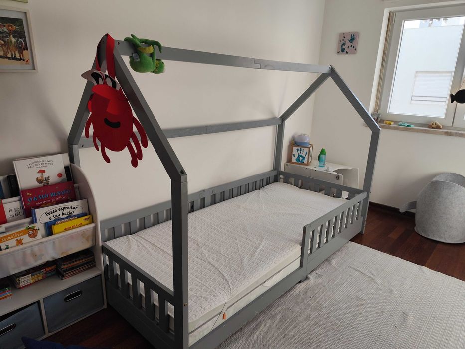 Cama Montessori criança