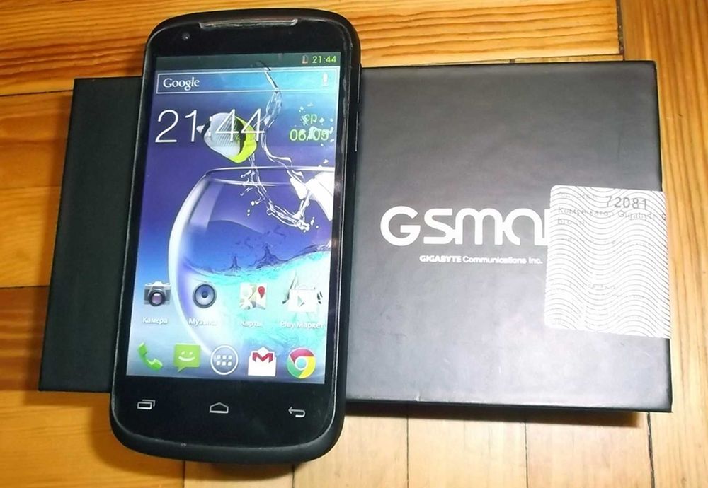 Мобильный телефон Gigabyte GSmart GS202+ brown Смартфон