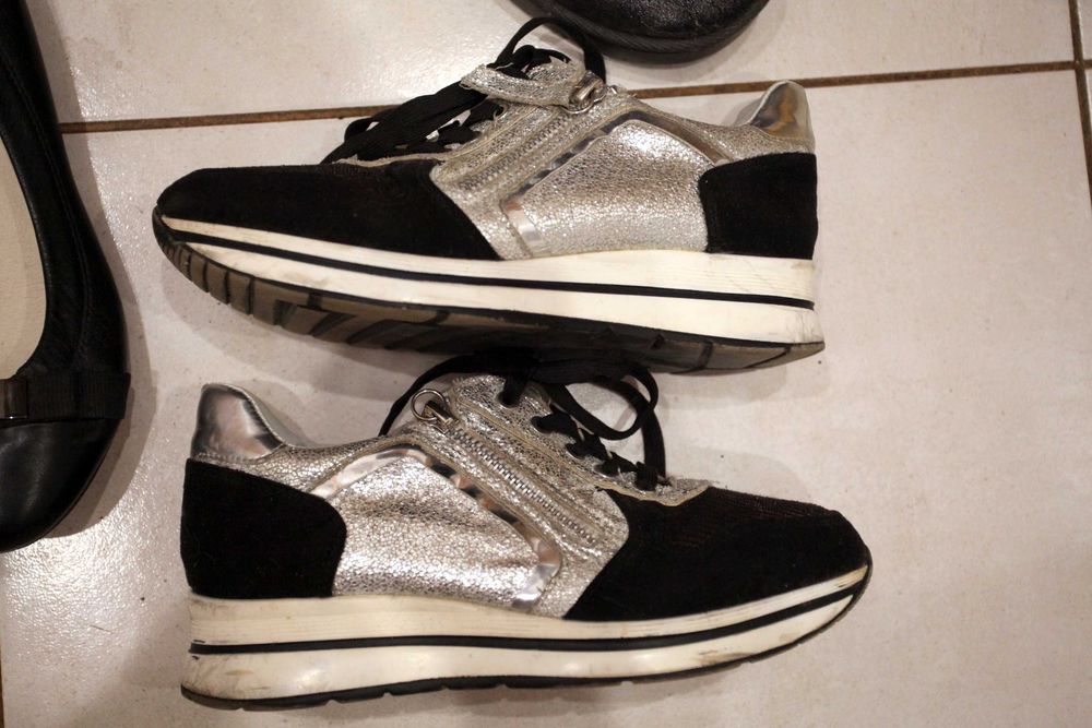 Nieważkie, stylowe, srebrne Sneakersy marki Belucci Rozmiar 36