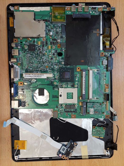 Ноутбук на запчастини