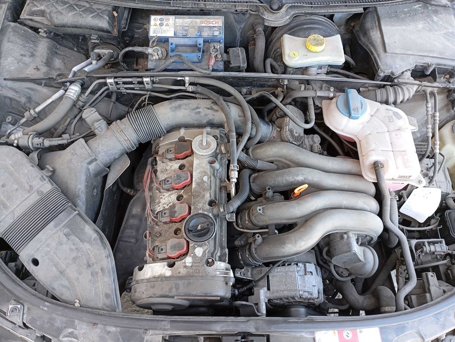 Audi A4 B6 - Na części - Drzwi / maska / błotnik / klapa / lampa/ inne