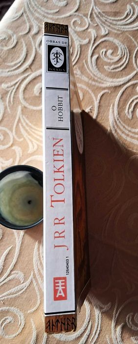 J R R Tolkien - O Hobbit