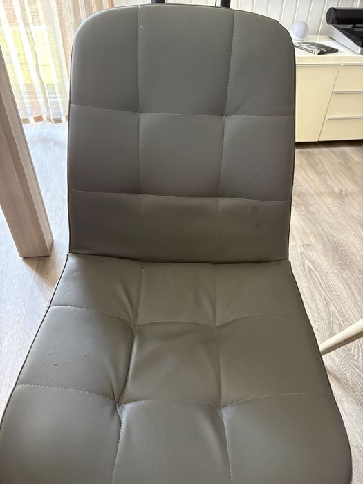 Vendo conjunto de 4 cadeiras da comforama