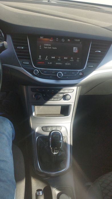 Opel astra k diesel — photo 2