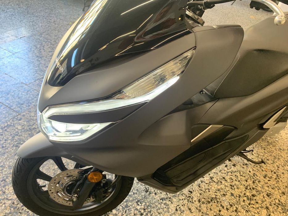 Honda PCX de 2020 em estado Irrepreensível. 12897 Kms Sempre assistida na Honda