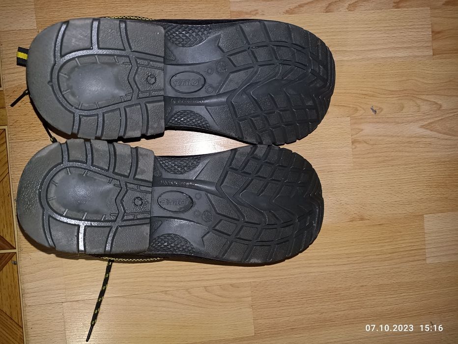 Продам  ботинки для работы