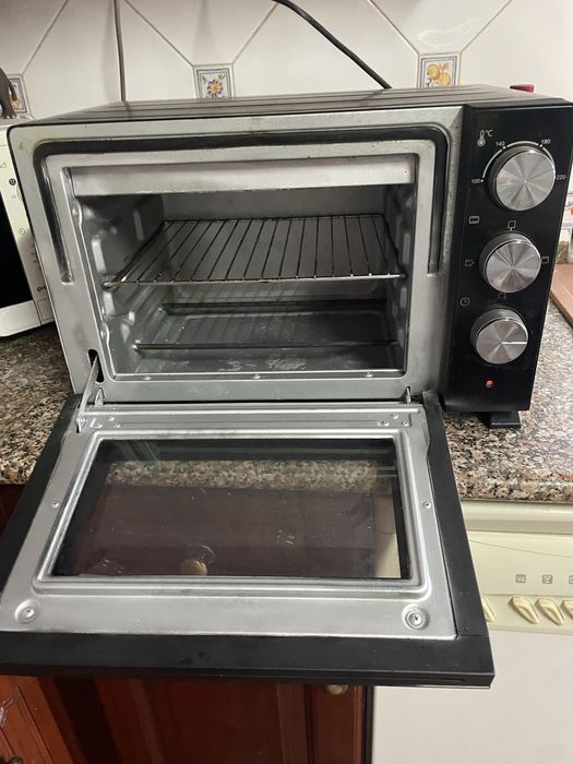 Forno elétrico em bom estado