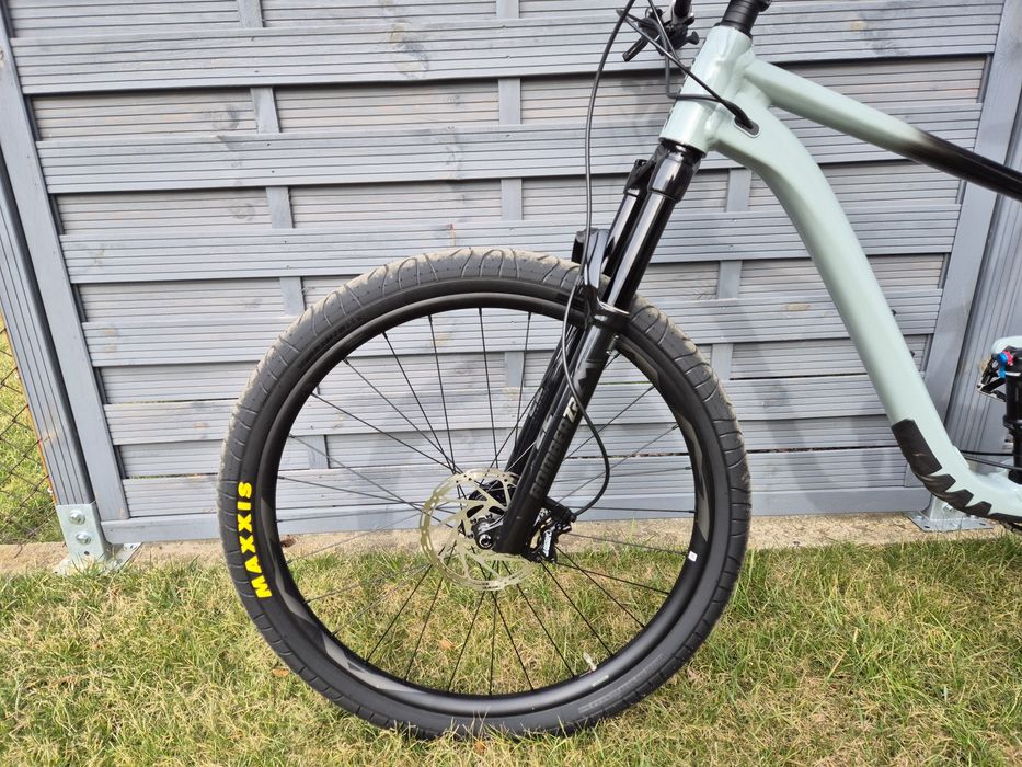 Giant Trance 2  koła 29 . Rama XL.