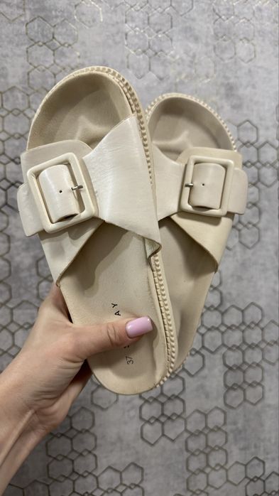 Шльопанці жіночі Б/У (Сінсей)