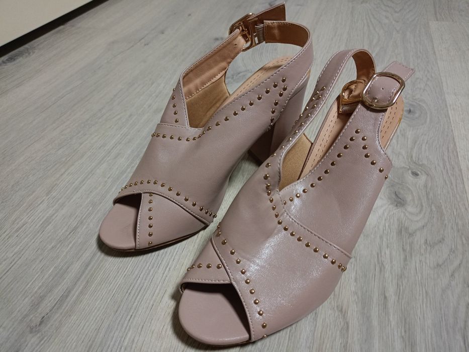 Обувь женская (туфли) (цена за 4 пары)