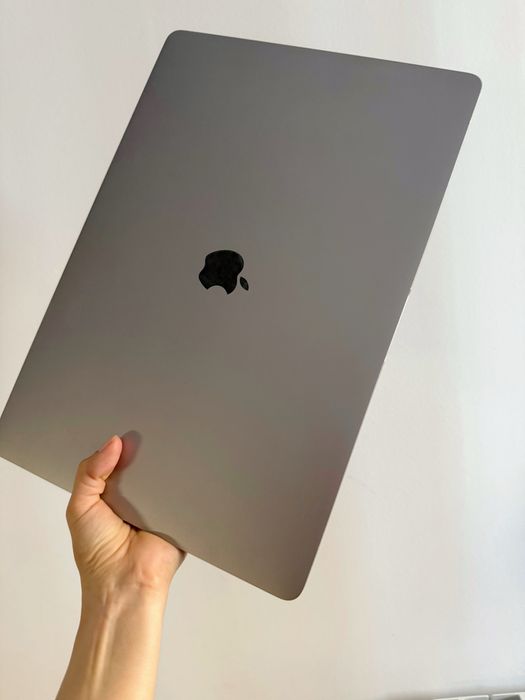 MacBook Pro 16" 2019